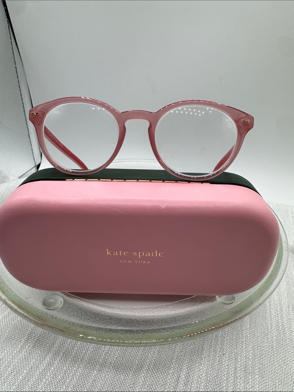 Kate Spade reading glasses and case Kinslee 35J +200 like new